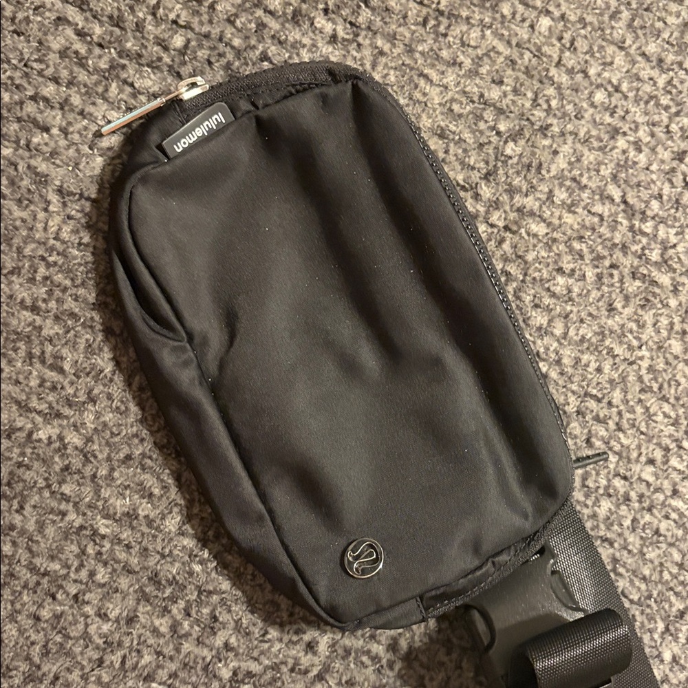Lululemon Athletica Black Mesh Interior Bag